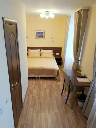 Гостиница Аист Великий Новгород Улучшенный двухместный номер Делюкс с 1 кроватью или 2 отдельными кроватями-4