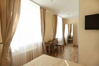 Гостиница Аист Великий Новгород Улучшенный двухместный номер Делюкс с 1 кроватью или 2 отдельными кроватями-5